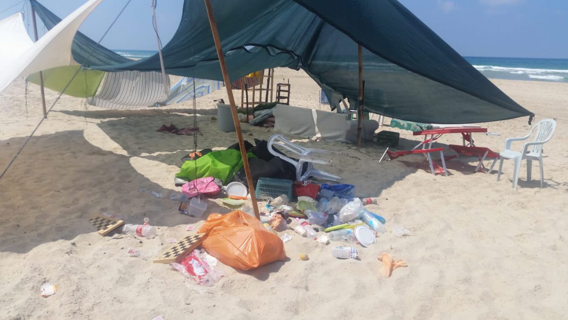 ממדד חוף נקי של המשרד להגנת הסביבה עולה כי כ-63% מהחופים הוגדרו כנקיים, לעומת 74% במדד הקודם ו-59% בתקופה המקבילה