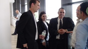 ראיון עם עורכי הדין במסדרונות בית המשפט - צילום: אביחי ברוך