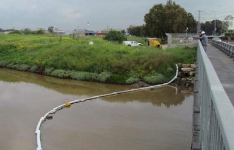 שמנים מזהמים מבתי הזיקוק זרמו לנחל הקישון