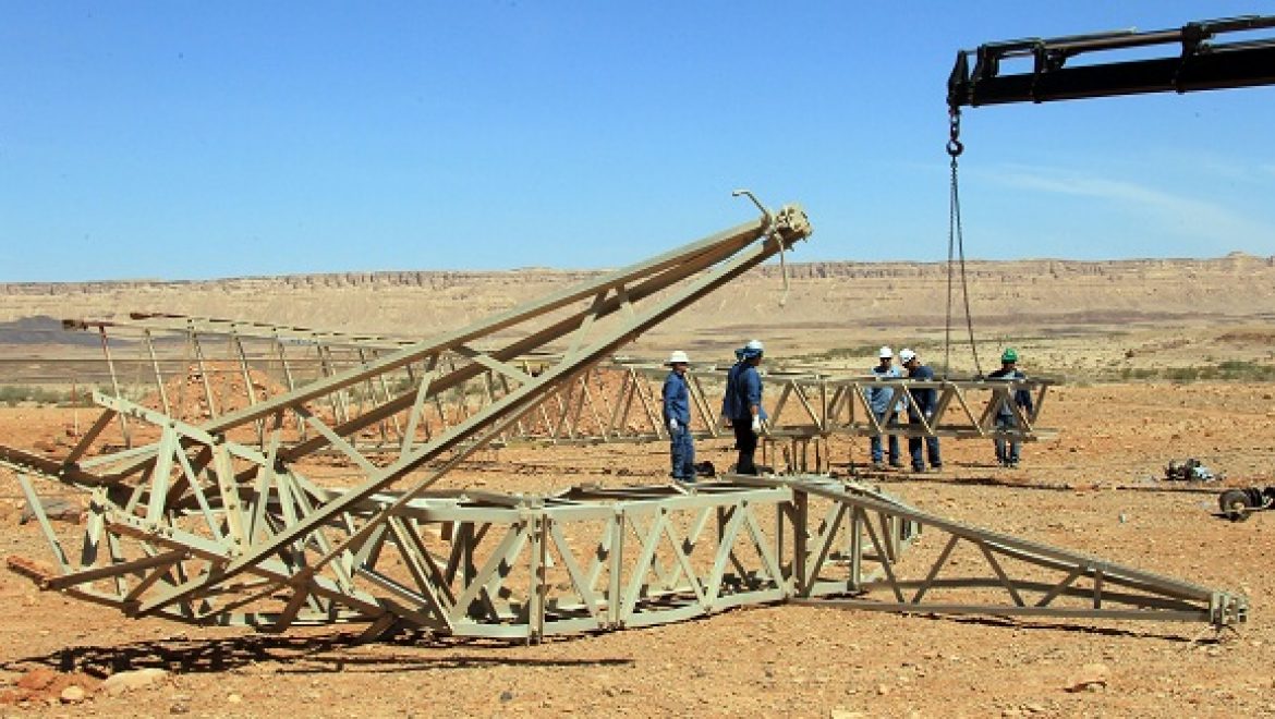 רוחות עזות פגעו בעמודי חשמל בקו מצפה רמון