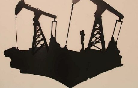 תערוכה חדשה בהשראת דליפת הנפט בשמורת עברונה: "נוזל שחור"