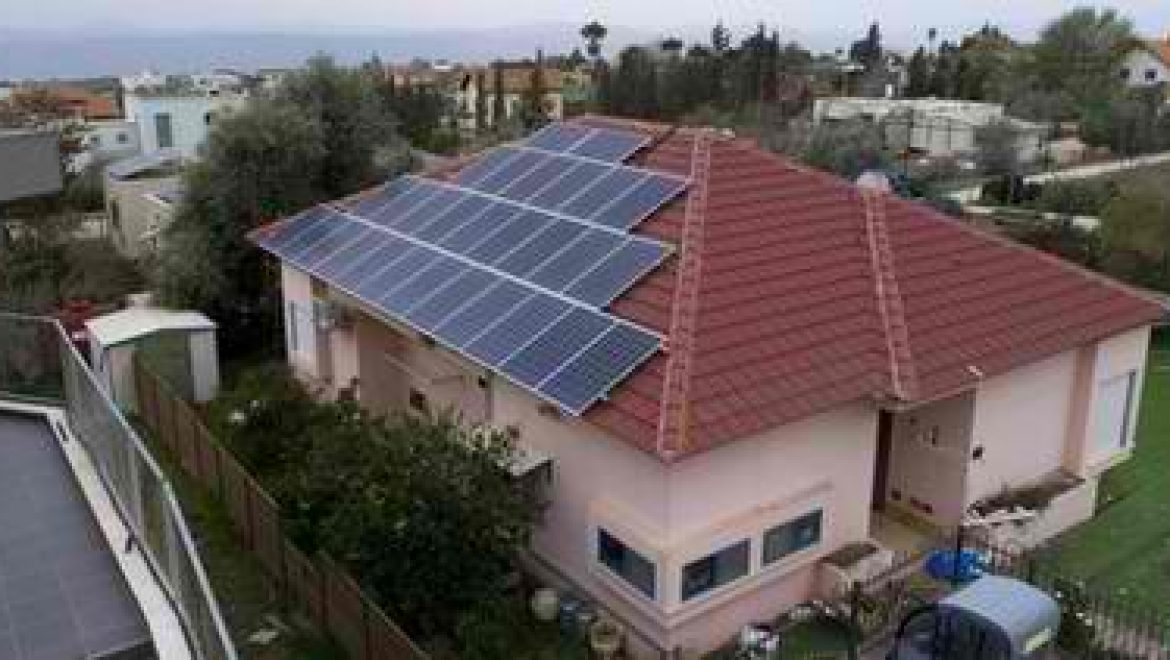 שימוש באנרגיה סולארית לטובת ייצור חשמל לשימוש ביתי מתגלה כאופציה משתלמת