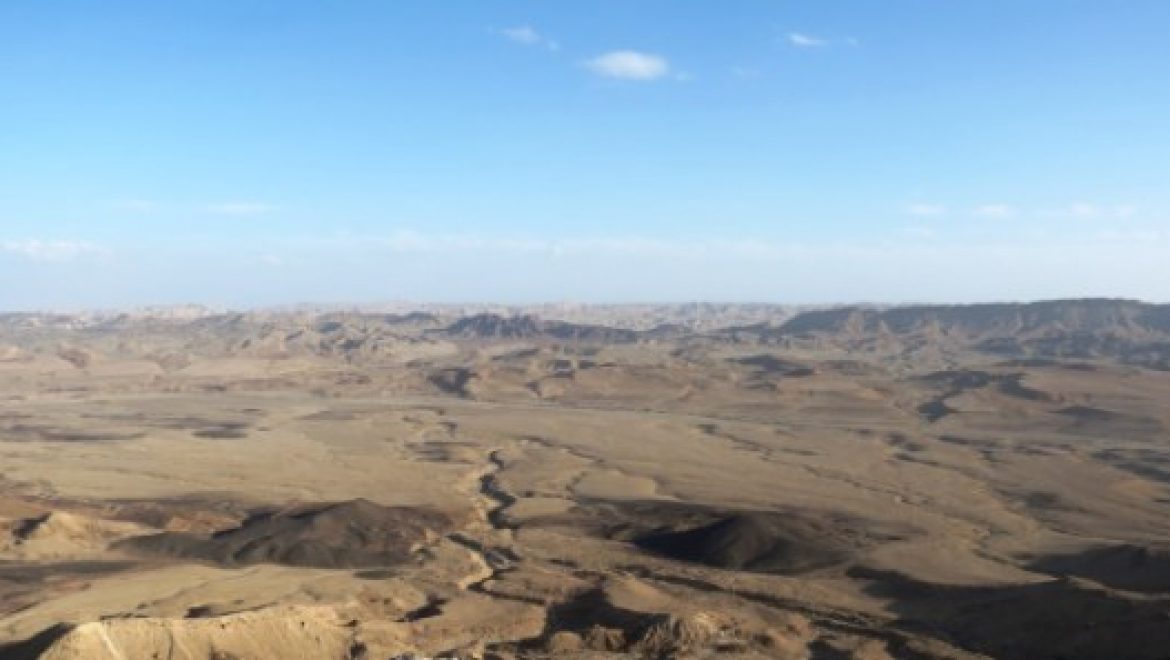 אחרי 10 שנים של מאבקים: קו החשמל הסולארי במצפה רמון יוטמן בקרקע
