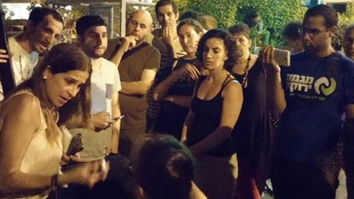 ח"כ מירב בן ארי בהפגנה על מתווה הגז: אני לא בעד המתווה כמו שהוא