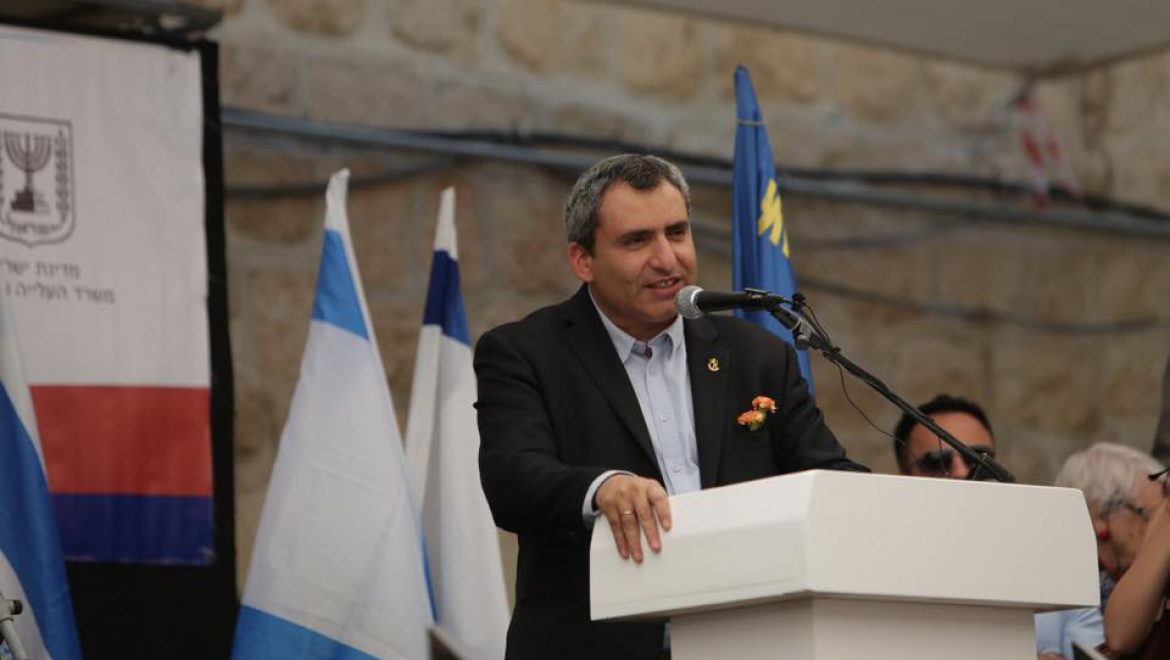 השר אלקין לחיפה כימיקלים: "הציגו תכנית ברורה להוצאת מיכל האמוניה ממפרץ חיפה או שנסגור אותו"