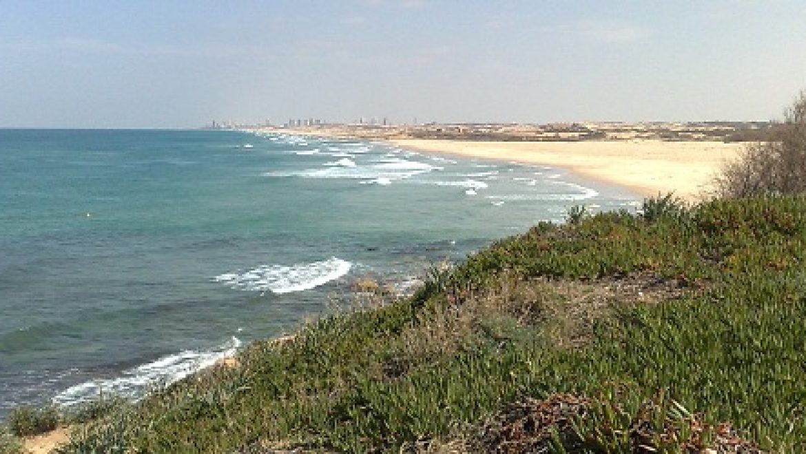 האם חוף פלמחים ייכבש על ידי כפר נופש?