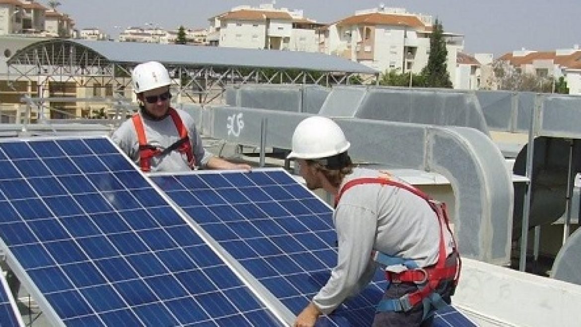 בשוהם יממנו את עלויות מחשוב מוסדות החינוך מרווחי השכרת גגות למערכות סולאריות