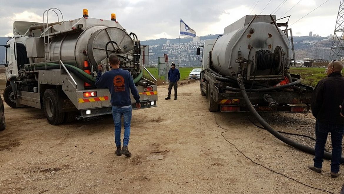 המשרד להגנת הסביבה ורשות נחל הקישון החלו בטיהור הקישון לאחר שזוהם בשמן ממקור לא ידוע