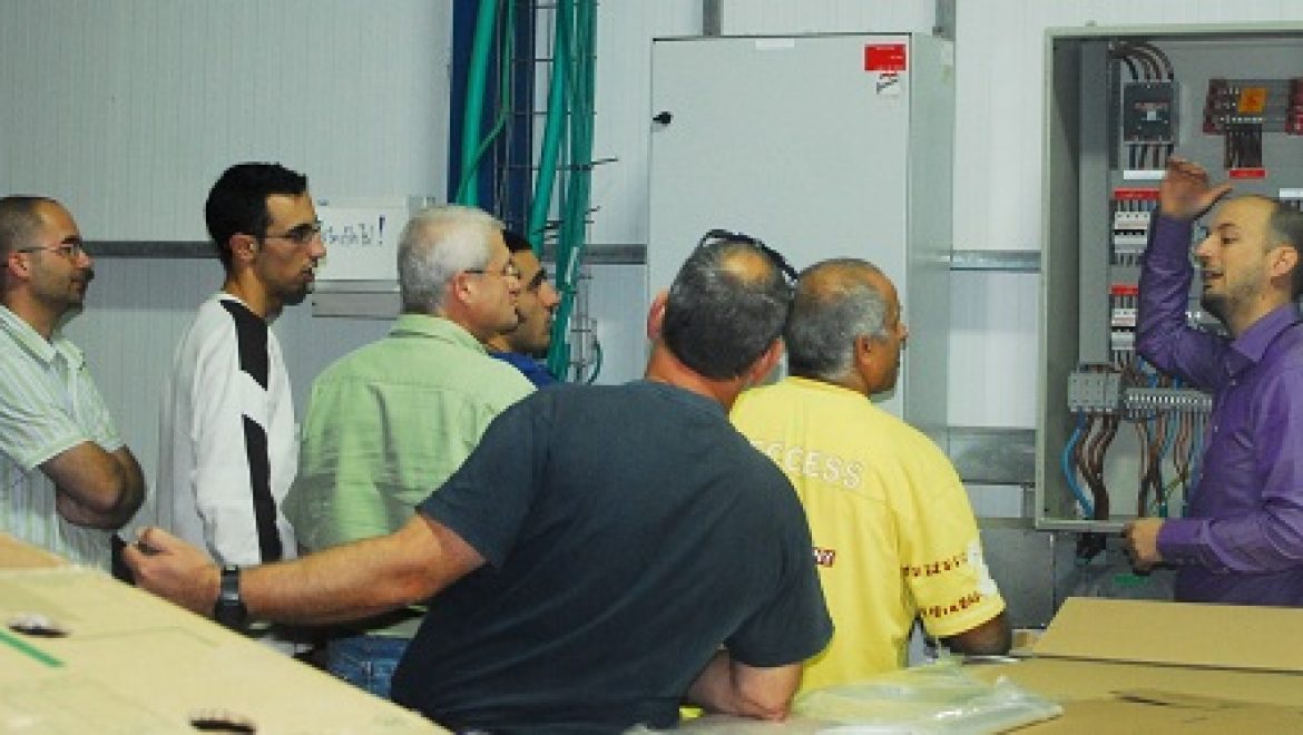 מחזור ראשון לקורס תכנון והקמת מערכות סולאריות מבית תשתיות יצא לדרך – צפו בוידאו