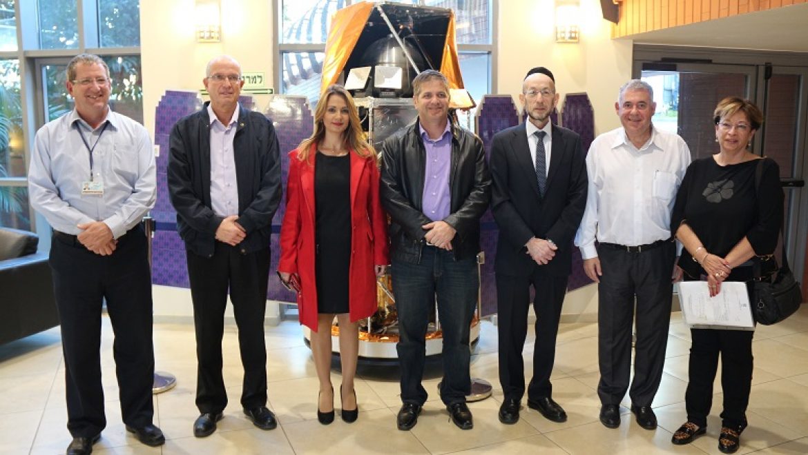 שר המדע והטכנולוגיה: "פניתי לרה"מ בבקשה לתקציב לרכישת רכיבי לוויין תקשורת חדש"