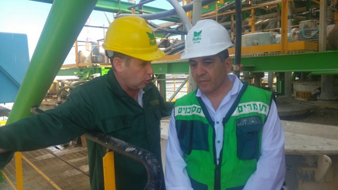 סגן השר להגנת הסביבה "במידה ומיכל האמוניה בחיפה לא יסגר, לא נחדש היתרי פליטה למפעל"