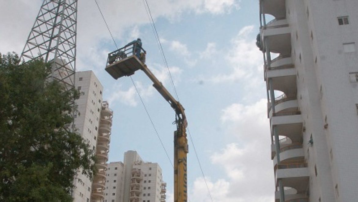 חברת החשמל מטמינה את קו החשמל העילי שחצה את גבעת שמואל