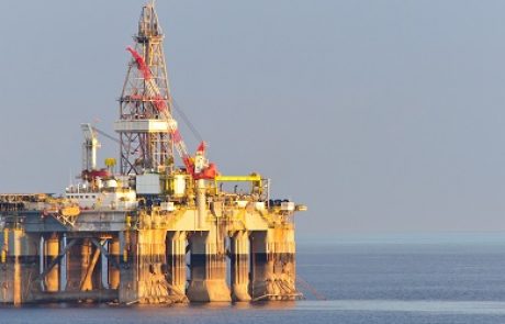 פרופ' ערן פייטלסון לשר התשתיות עוזי לנדאו: "חוק הנפט מיושן, יש לשנות אותו, במהרה"