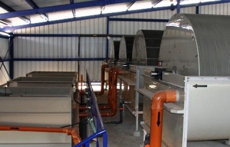 חסכון במים מתחיל בתשתיות – מתקני טיהור שפכים מקומיים במקום ביוב מרכזי