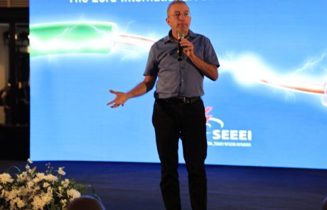 מאיר שפיגלר מנכ"ל חברת חשמל בכנס החשמל 2024: הרגולציה פוגעת במדינת ישראל ועומס הביורוקרטיה אינסופי ולא נותן אפשרות למשק לרוץ קדימה.