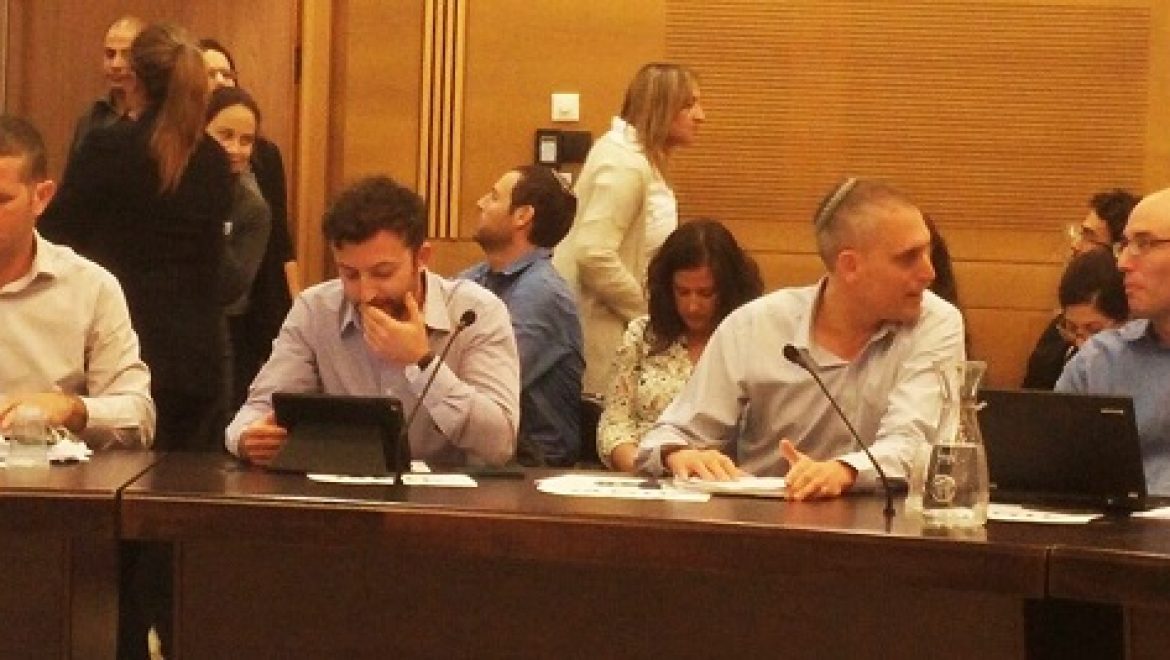 אמנון פורטוגלי בוועדת הכלכלה: המזכר לרכישת הגז של דולפינוס לא שווה את הנייר עליו הוא חתום