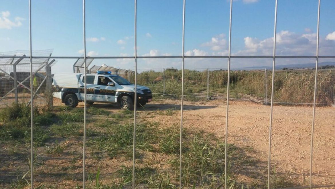 נובל אנרג'י נצרה  את המפגינים בתוך המאהל מחאה עם גדרות ללא הודעה מראש. מצור ללא מים וסיוע מבחוץ