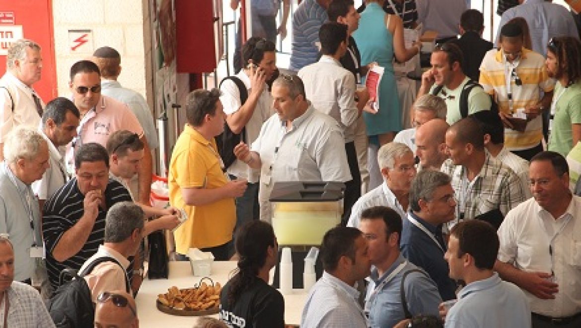 נפתח יום העיון למערכות סולאריות עסקיות ובינוניות של תשתיות