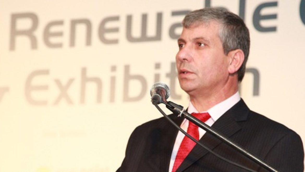 השר שמחון "מקווה שמשרד האנרגיה מתחשב במצב הפוליטי ביו"ש"