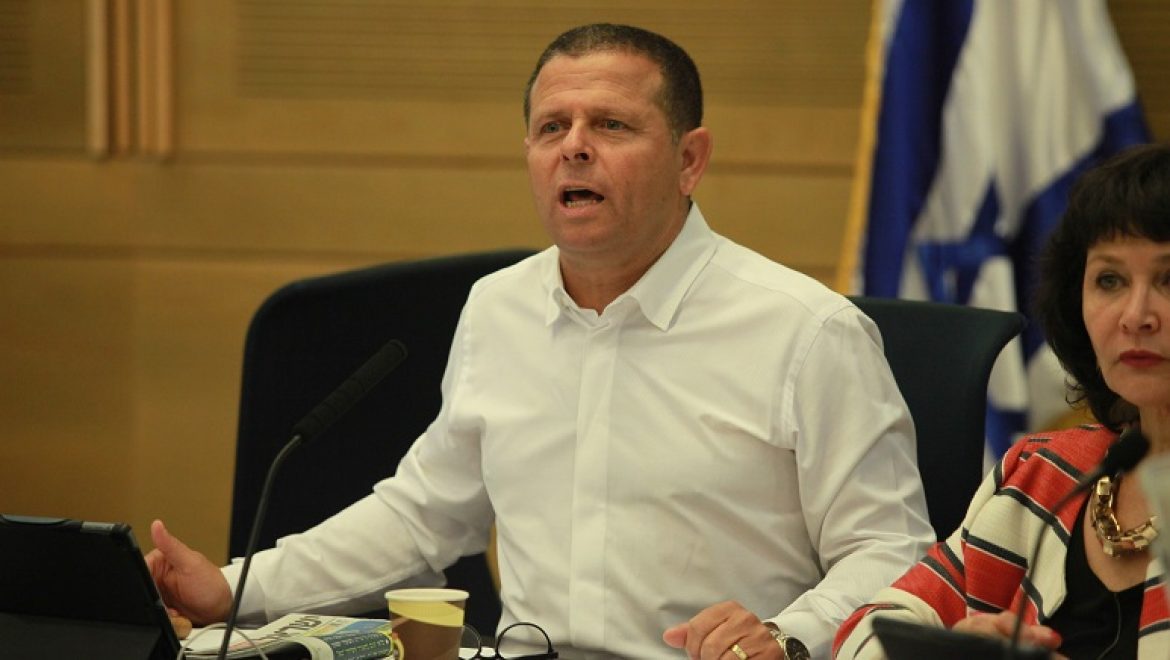 ועדת הכלכלה אישרה: טכנאים לא יחויבו לתת שירות בשעות החשיכה