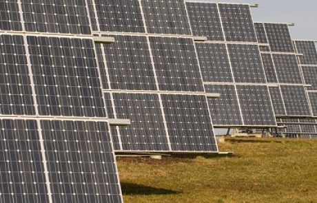 עלייה חדה בתכנון מתקנים סולאריים גדולים בארה"ב בעקבות ירידת מחירי הפאנלים