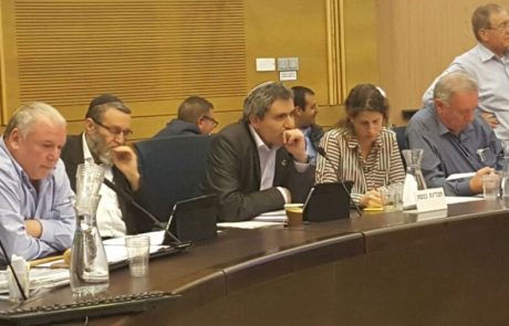 השר להגנת הסביבה "ממליץ לכל צרכני האמוניה להתארגן באופן מיידי, אין דרך חזרה ממועד סגירת המיכל"
