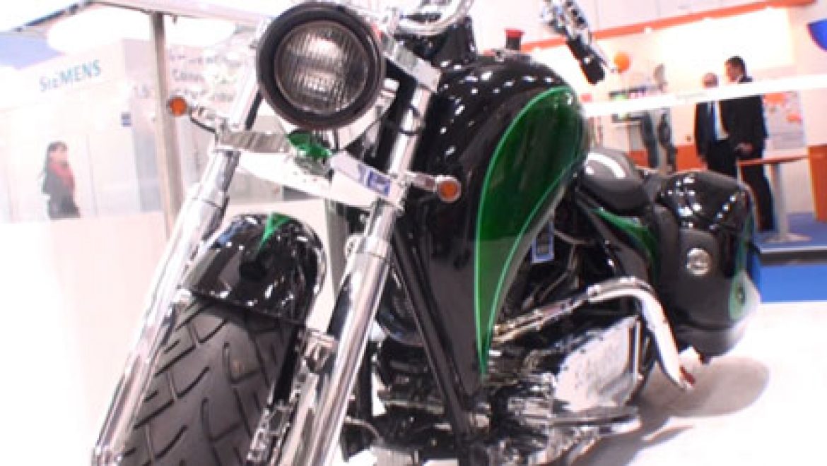 שניידר אלקטריק הציגה באינטרסולאר 2011 אופנוע היברידי ראשון מסוגו