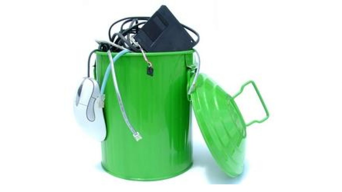 המשרד להגנת הסביבה ומשרד הרווחה: עובדים עם מוגבלויות ימחזרו פסולת אלקטרונית
