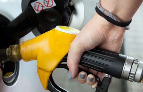 ירידה גדולה לשנה החדשה: ביום הראשון של 2016 יירד מחיר הדלק ב-21 אגורות