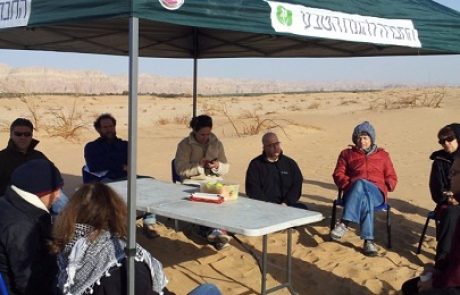 חברי הנהלת החברה להגנת הטבע קיימו ישיבה מיוחדת בדיונות חולות סמר