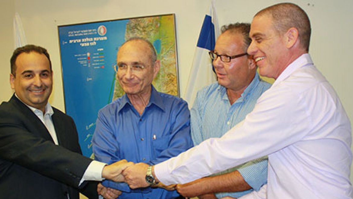 מזרימים חמצן לפיניציה: נחתם הסכם אספקת גז טבעי למפעל