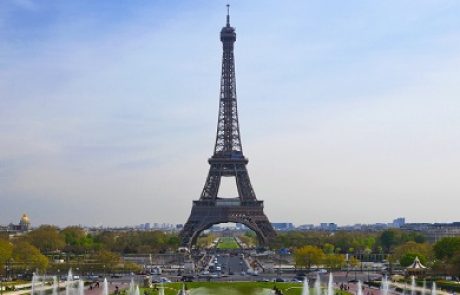 לראשונה בעולם: פריז מגבילה כניסת רכבי פנאי לשטחה