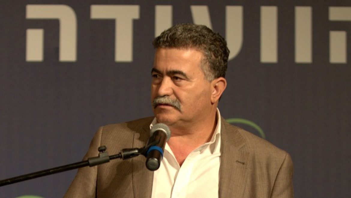 השר פרץ נגד דחיית התקציב של התוכנית הלאומית להפחתת פליטות