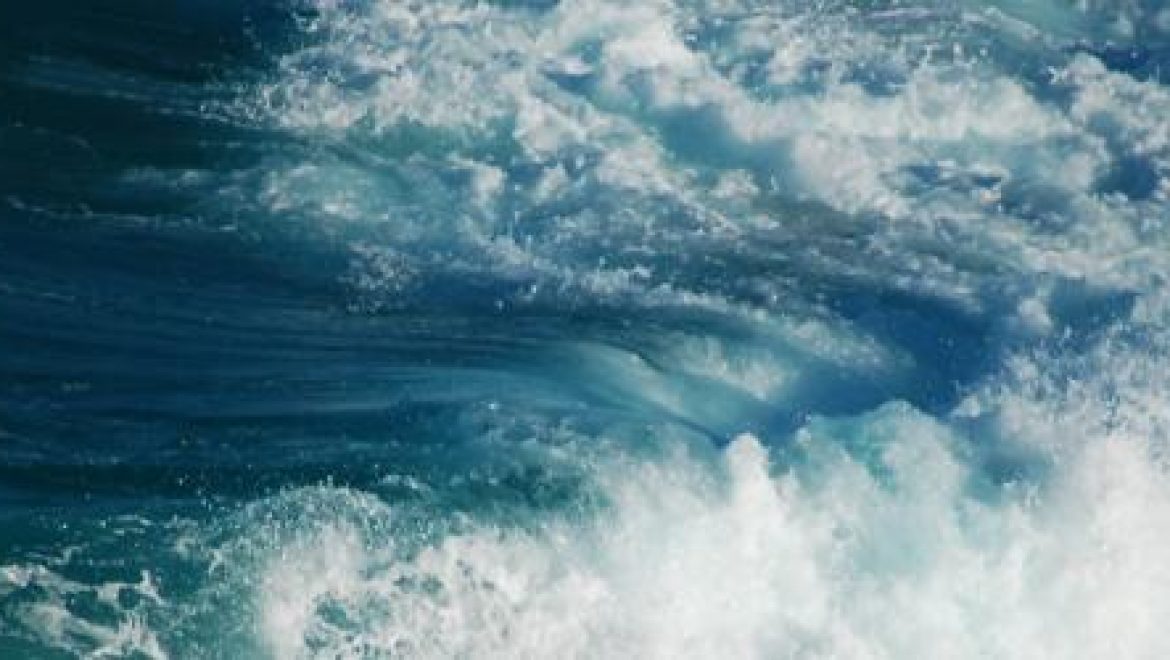 תחנות כוח בלב ים יהפכו גלים לאנרגיה חשמלית